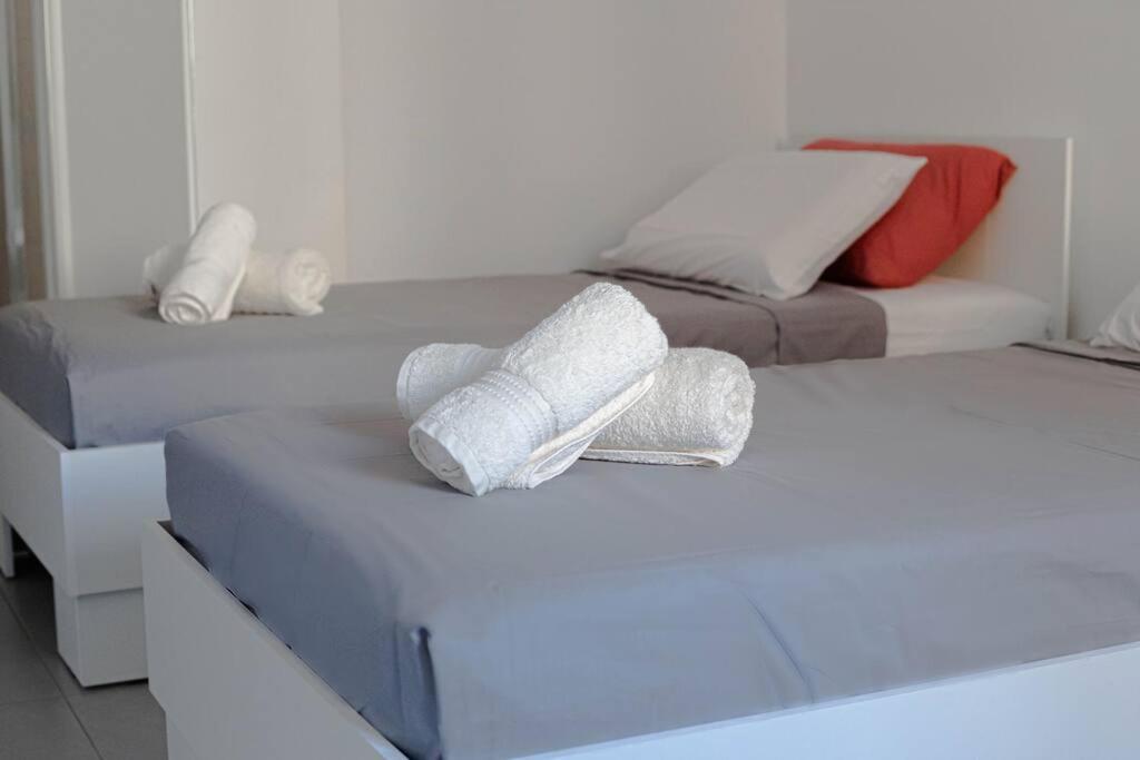 Seafront Two Bedroom Apartment سانت جوليان المظهر الخارجي الصورة